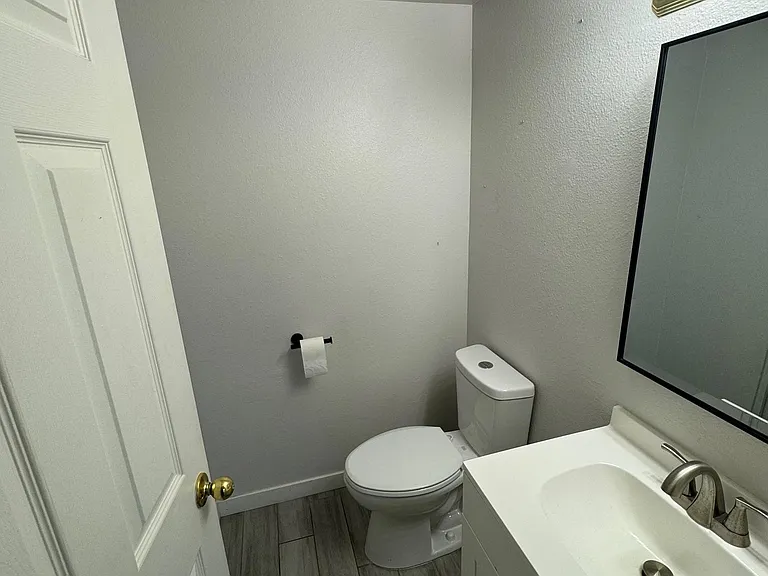 3309 W Echo Ln — Photo 6
