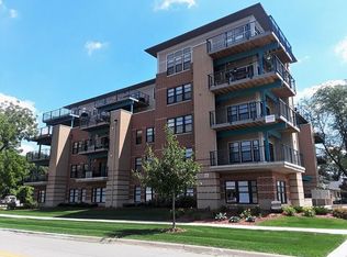 912 S Dubuque St APT 33, Iowa City, IA 52240