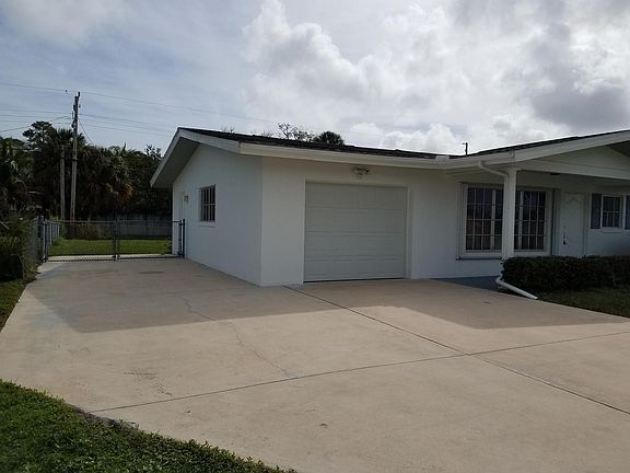 4th image of 407 E Coconut Avenue