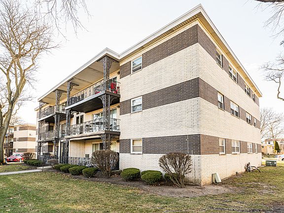 2nd image of 941 8th Ave APT 3