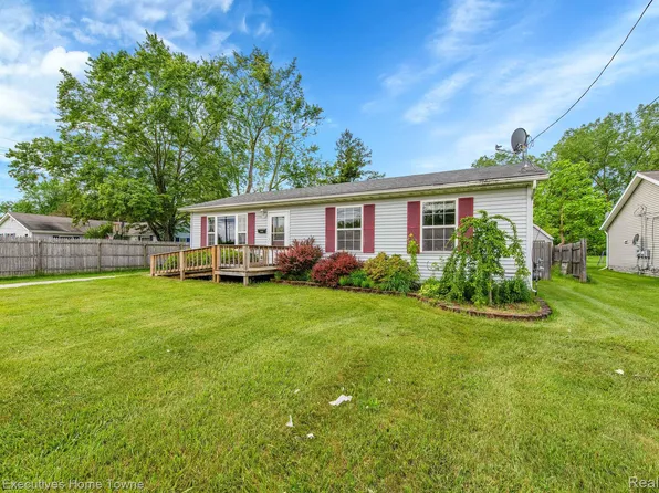 1605 Allen Rd, Smiths Creek, MI 48074