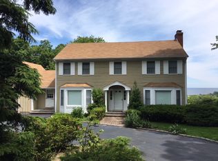 9 Stern Dr, Port Jefferson, NY 11777