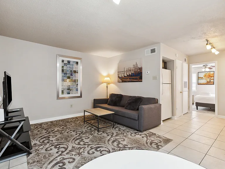 4308 Belvedere St #101 — Photo 8