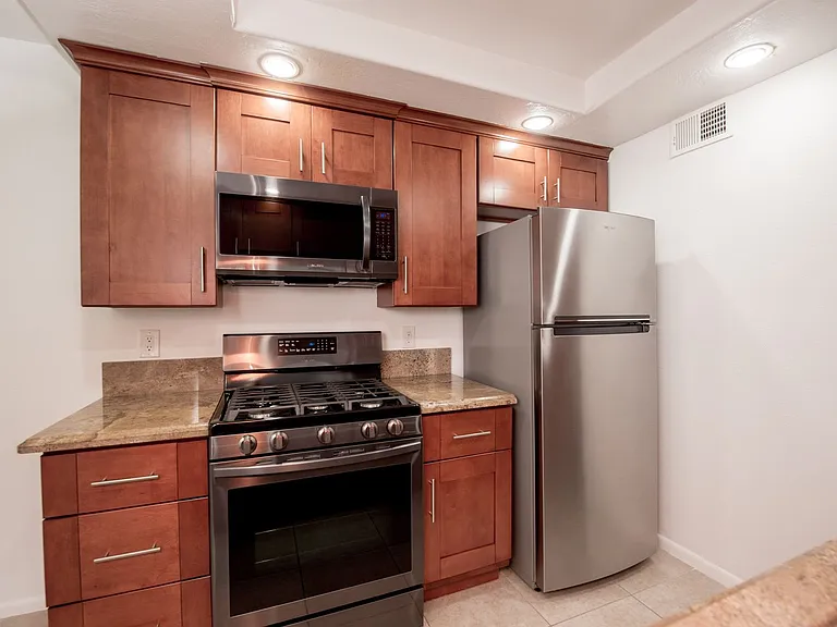 2323 Huntington St #902 — Photo 7