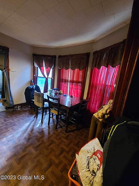 4th image of 18 Temple Street