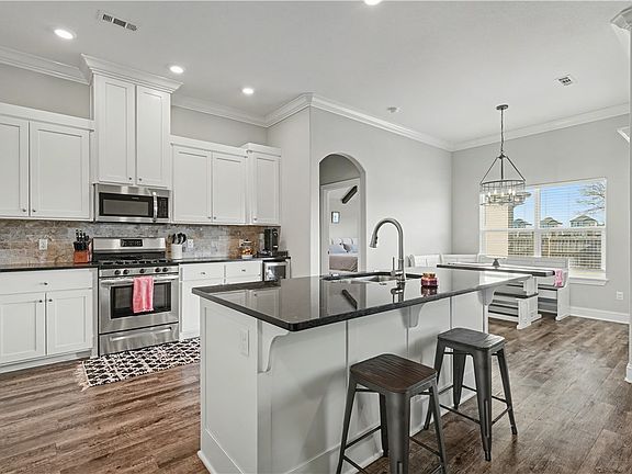 4th image of 3005 S 20th St