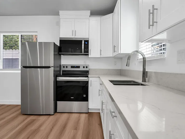 15559 Three Palms St — Photo 7