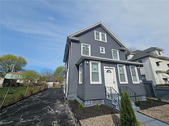 3rd image of 131 Cameron St