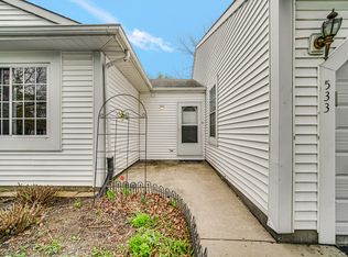 533 Lyon Dr, Buffalo Grove, IL 60089