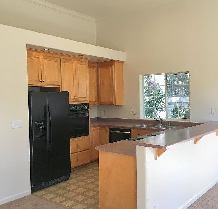 1st image of 1040 Easum Dr