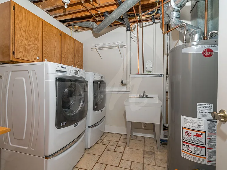 565 Wycliffe Dr — Photo 23