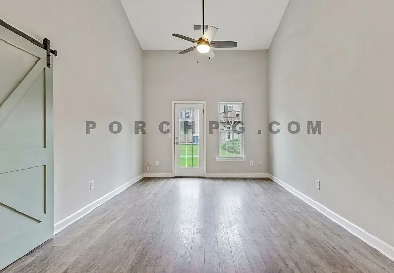 305 Fox Overlook #1 — Photo 3