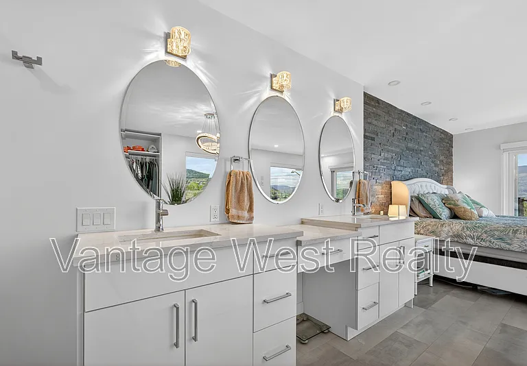 3859 Carrall Rd #1 — Photo 10