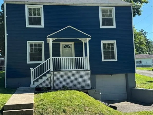 1007 Franklin Ave, Connellsville, PA 15425