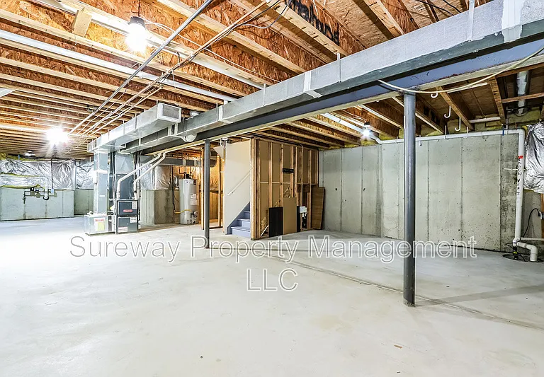 158 Chancellor Dr — Photo 18