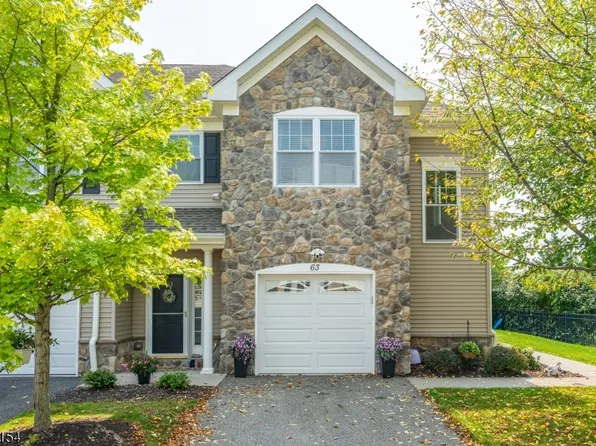 63 Red Oak Ct, Haskell, NJ 07420