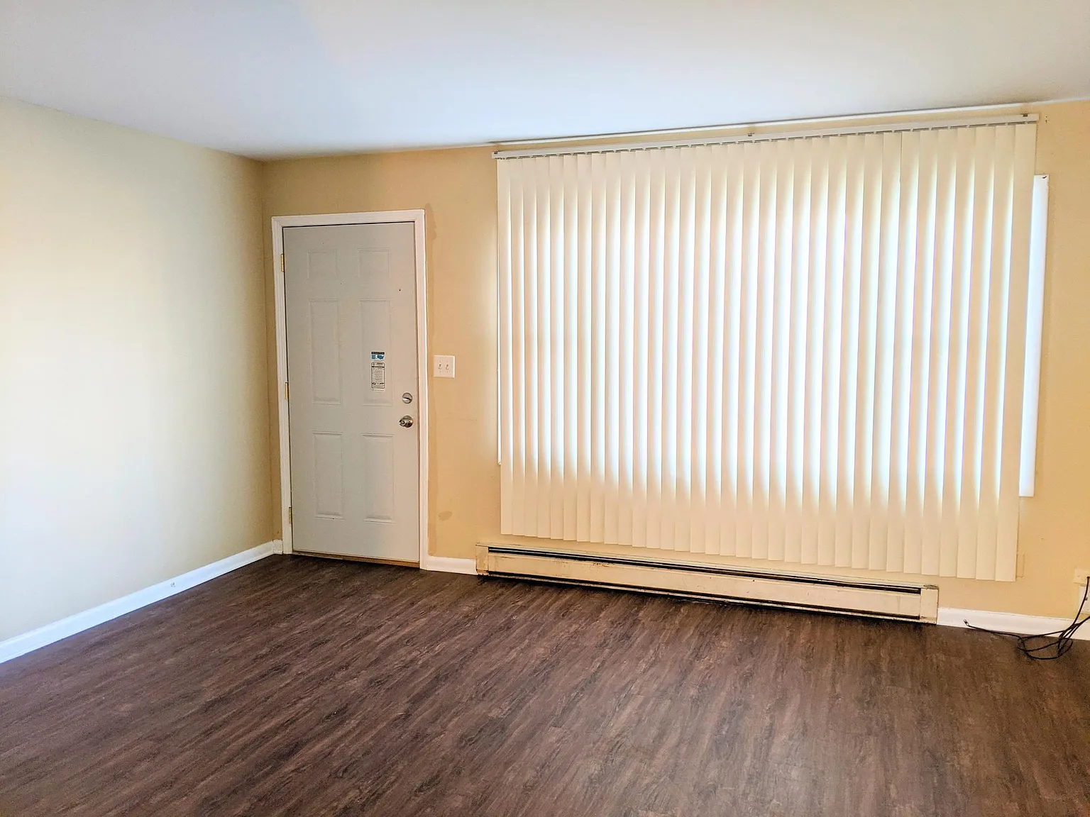 2 bed, 1000 sqft, $1,590 — Photo 3