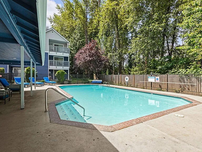 Avana Chestnut Hills — Photo 27