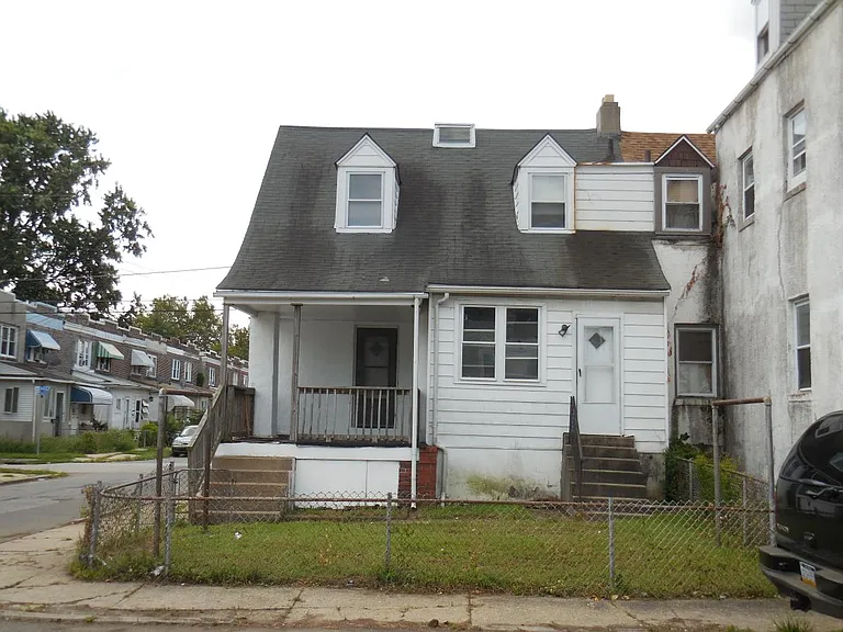 1200 Thomas St — Photo 1