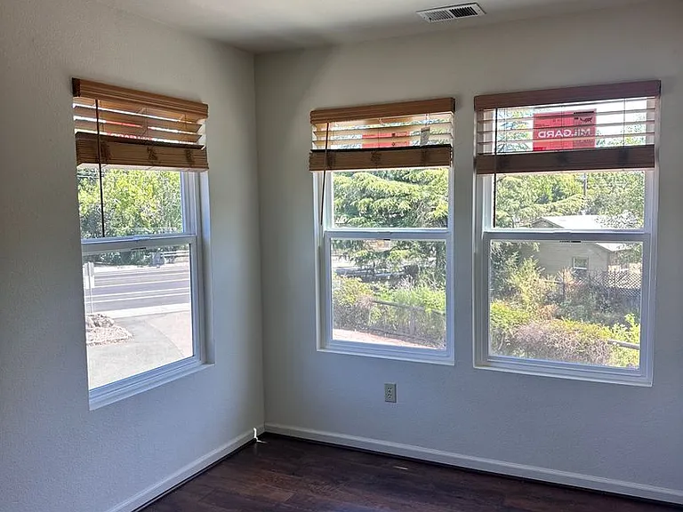 7002 Marsh Way — Photo 8