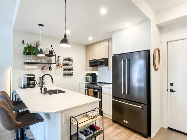 2180 Kelly Ave #1314, Pt Coquitlam, BC V3C 0L1