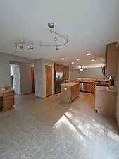 3 bed, 2.5 bath, 1847 sqft, $2,595 — Photo 2