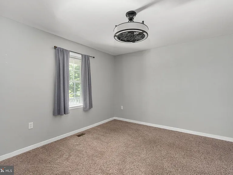 8009 Burrell Rd — Photo 25