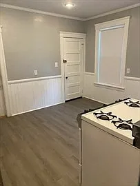 3 bed, 1.0 bath, 1000 sqft, $2,150 — Photo 4