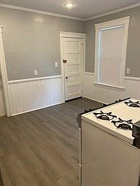 4th image of 2 Meade St #2