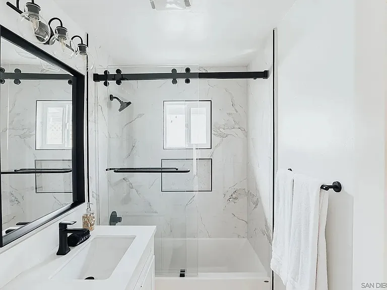 1229 Center Ave — Photo 18