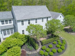1847 Hickory Ln, Honeoye Falls, NY 14472