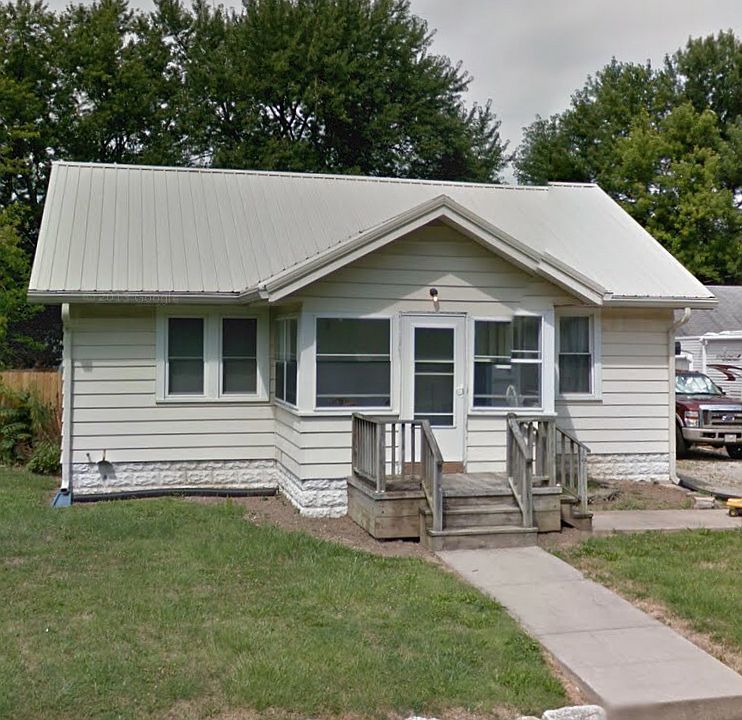 1st image of 1321 S Meeker Ave