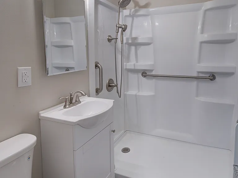 3712 NE Vivion Rd — Photo 8