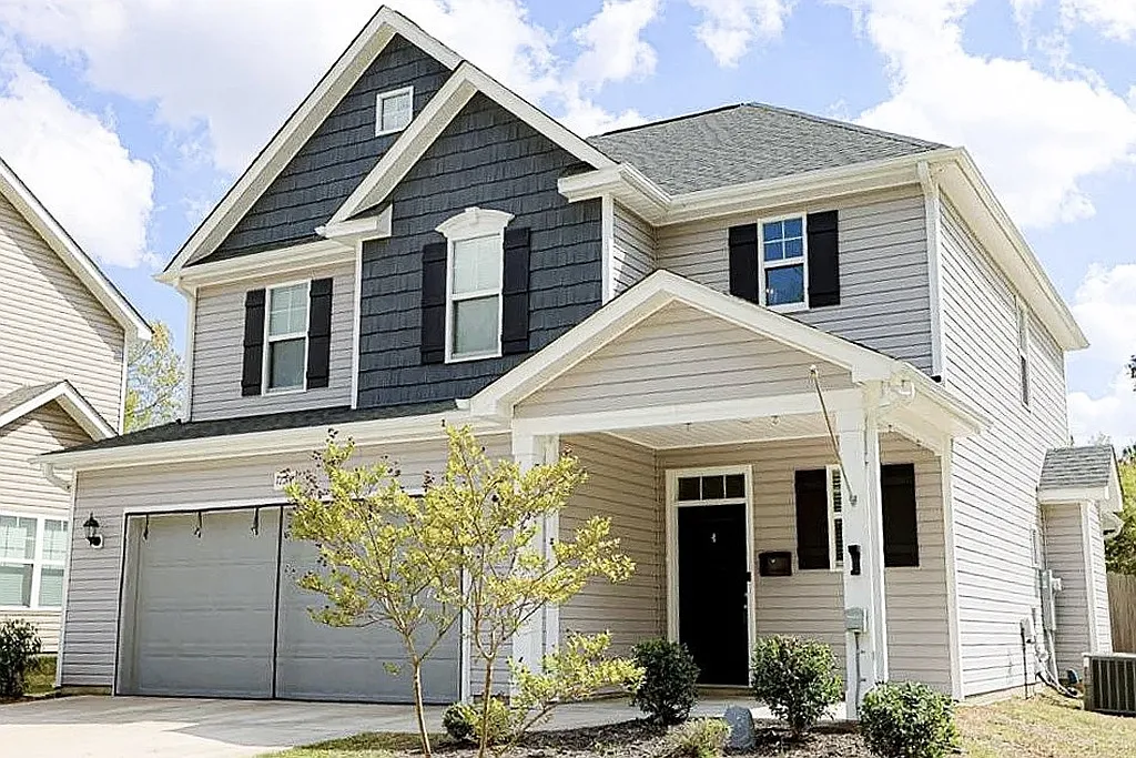 3 bed, 2.5 bath, 1899 sqft, $3,250 — Photo 1