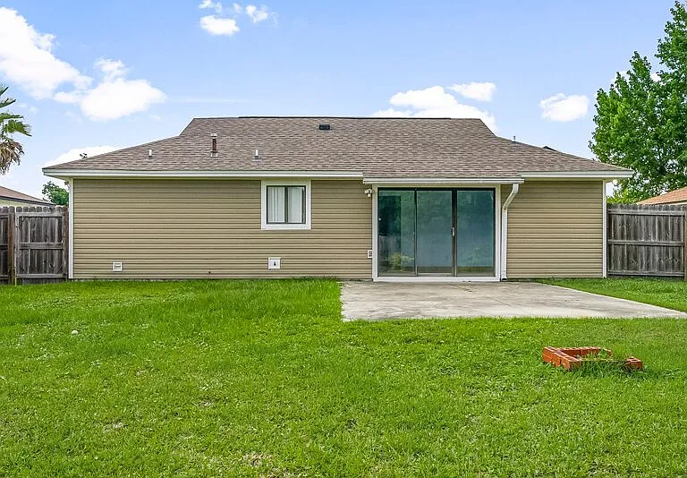 7750 Betty Louise Dr — Photo 25