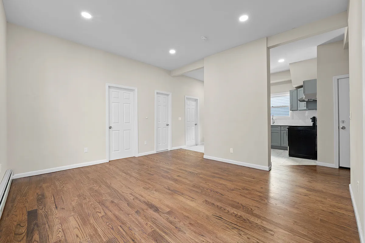 Building Photo - 460 S 6th Ave #1
