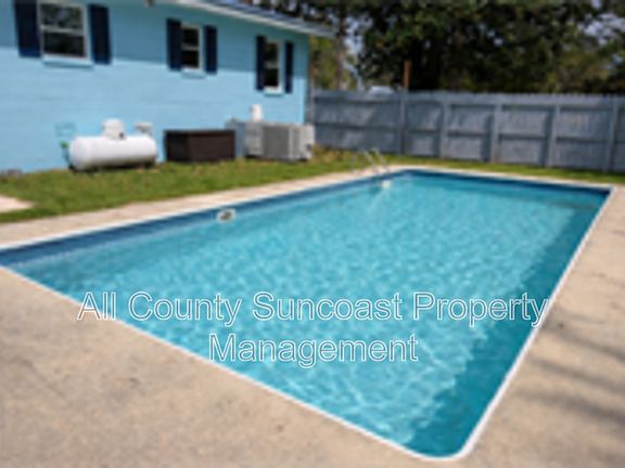2nd image of 208 NE Rowena St