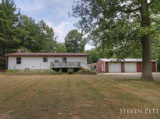 618 E Sidney Rd, Stanton, MI 48888