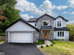 9 Flyway Dr, Newtown Square, PA 19073