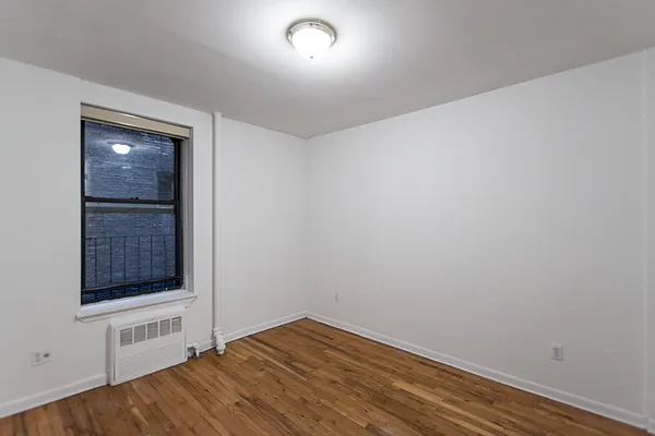 Rented by Bond New York | media 19