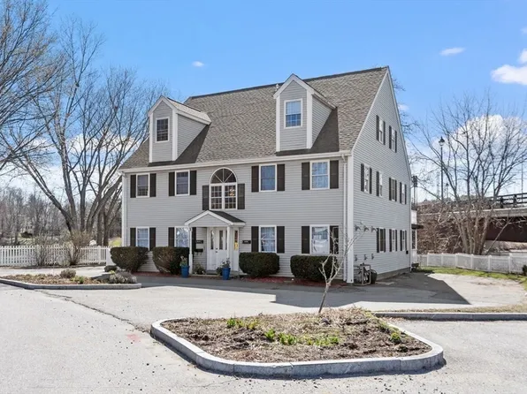 3 Coffin Ave APT 2, Haverhill, MA 01830