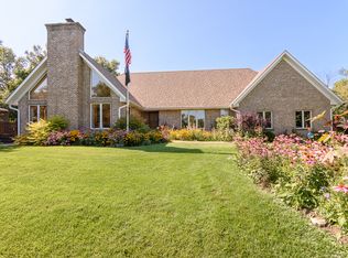 42900 N Sheridan Oaks Dr, Antioch, IL 60002