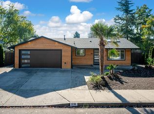 1210 NE 24th St, Gresham, OR 97030