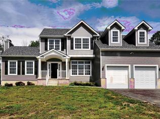 15 Adelake Fare Way, Monroe, NY 10950