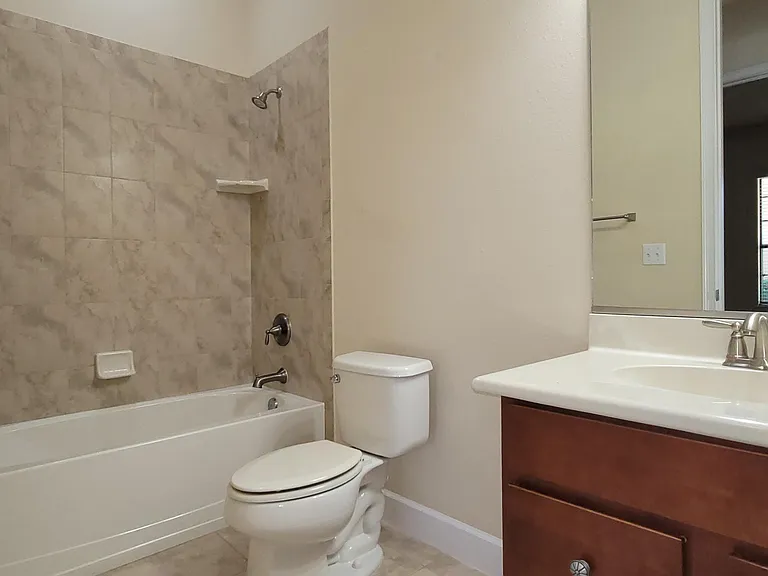 1028 Kilkenny Ln — Photo 15