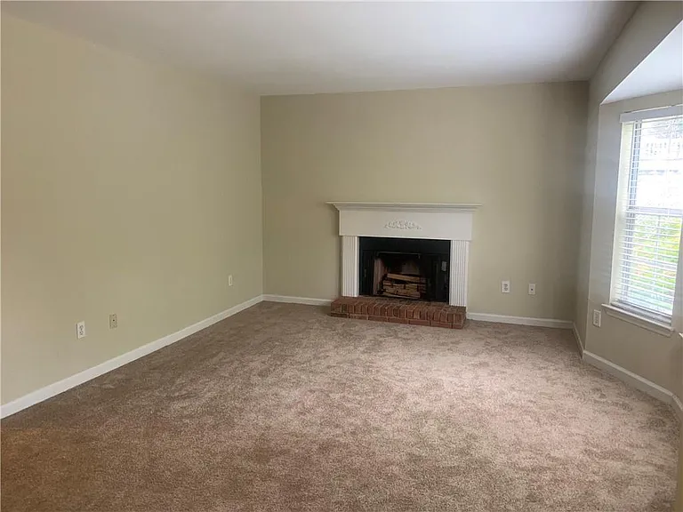 1652 Grist Mill Dr — Photo 3