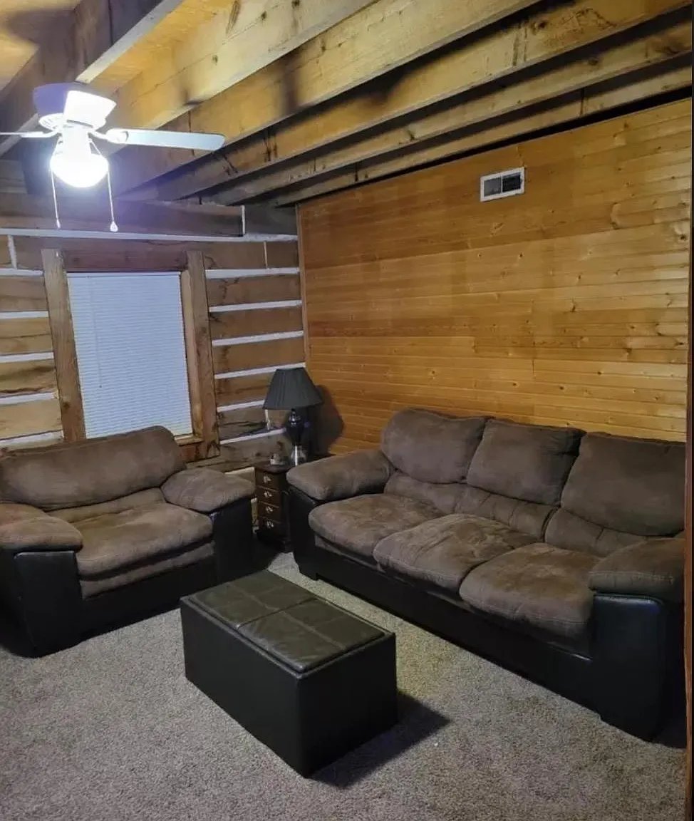 2 bed, 1036 sqft, $950 — Photo 2
