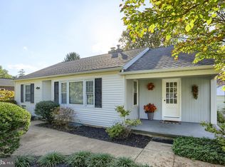 2007 Meadow Ridge Dr, Lancaster, PA 17601