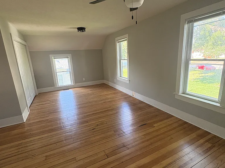 130 S Scott St — Photo 13