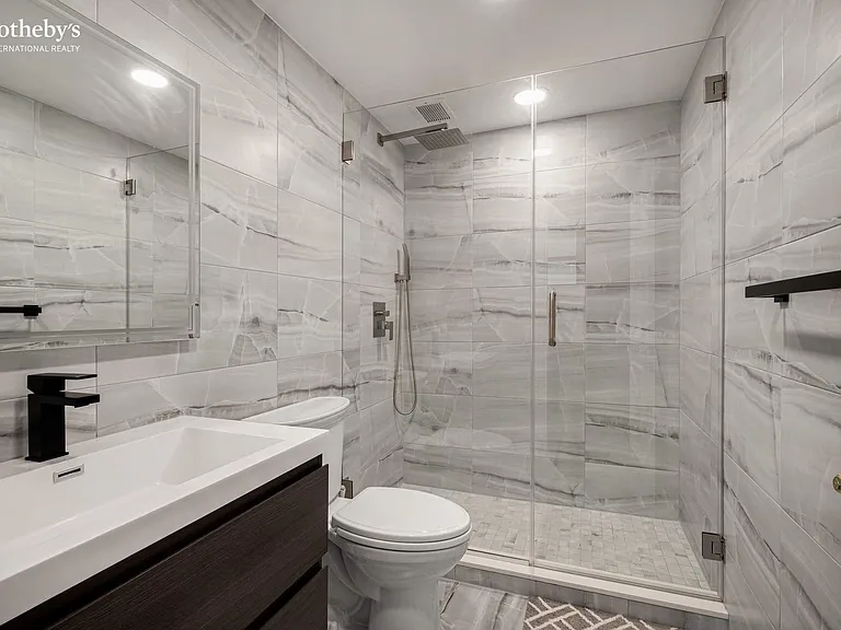 860 United Nations Plz #Penthouse 37/38b — Photo 16